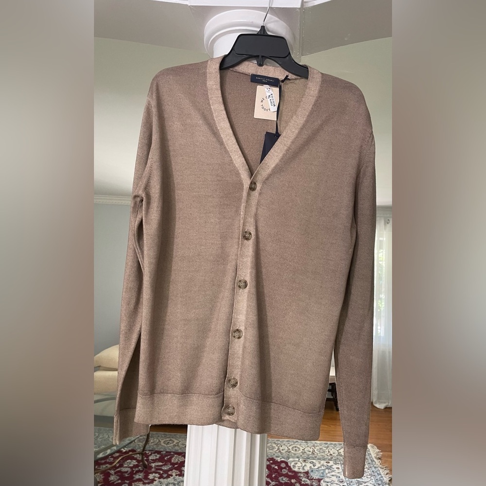 Daniel Fiesoli Men's Tan Cardigan Sweateer Size Medium, Long Sleeve.